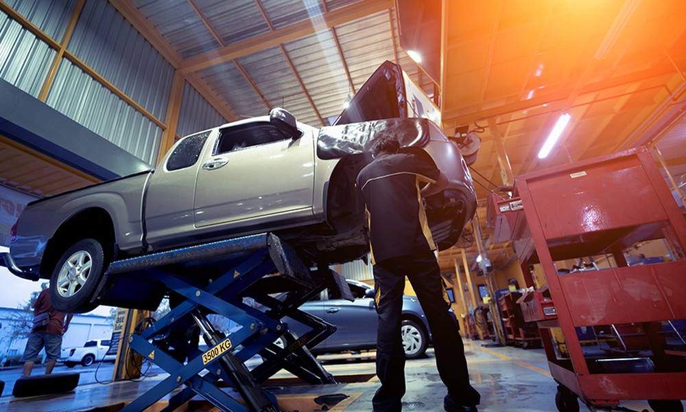 Understanding the Role of Engine Oil in Vehicle Maintenance and Performance Stability